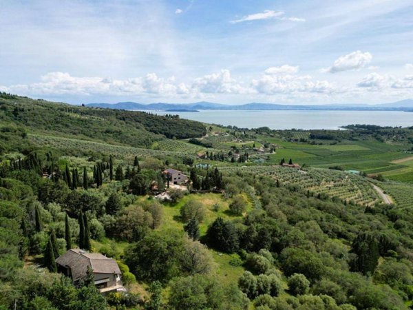 casa indipendente in vendita a Passignano sul Trasimeno