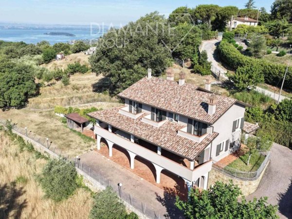 casa indipendente in vendita a Passignano sul Trasimeno in zona Castel Rigone