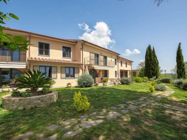 casa indipendente in vendita a Passignano sul Trasimeno