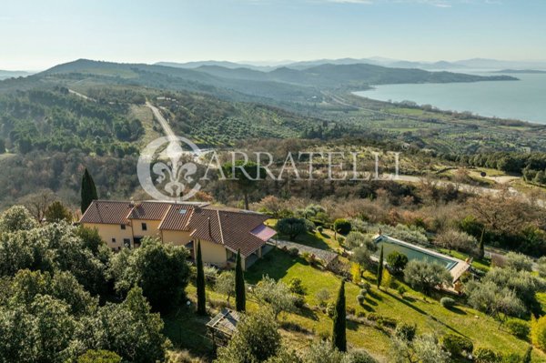 casa indipendente in vendita a Passignano sul Trasimeno