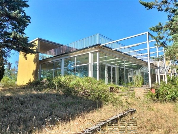 locale di sgombero in vendita a Passignano sul Trasimeno in zona Castel Rigone