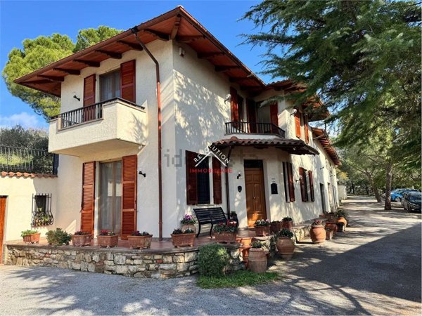 casa indipendente in vendita a Passignano sul Trasimeno in zona Pischiello