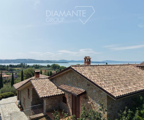casa indipendente in vendita a Passignano sul Trasimeno in zona San Donato