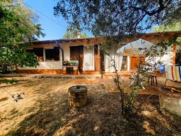 casa indipendente in vendita a Passignano sul Trasimeno in zona Pischiello