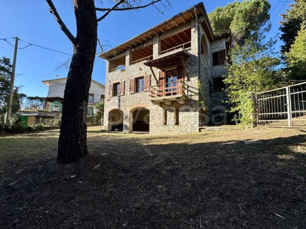 casa indipendente in vendita a Passignano sul Trasimeno in zona Castel Rigone