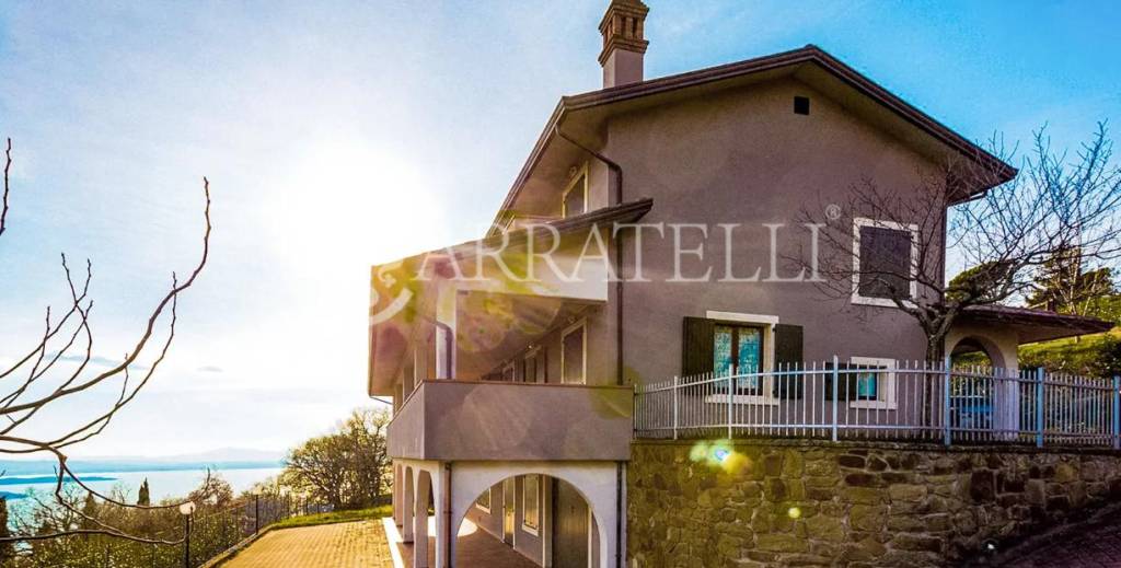 casa indipendente in vendita a Passignano sul Trasimeno in zona San Donato