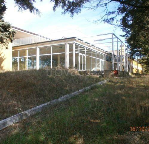 locale di sgombero in vendita a Passignano sul Trasimeno in zona Castel Rigone