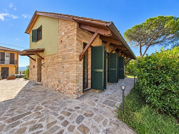 casa indipendente in vendita a Passignano sul Trasimeno in zona Castel Rigone
