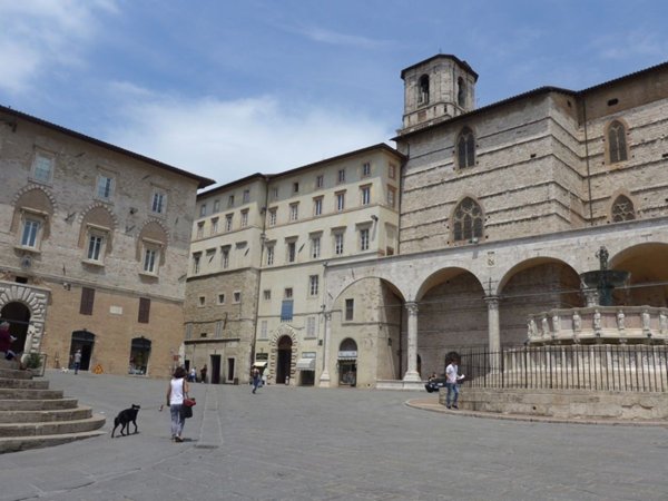 negozio in vendita a Perugia in zona Centro Città