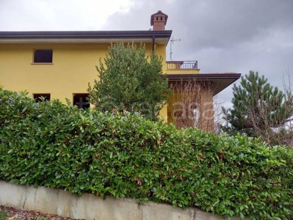 casa indipendente in vendita a Perugia in zona Cordigliano
