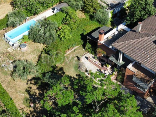 casa indipendente in vendita a Perugia in zona Santa Lucia