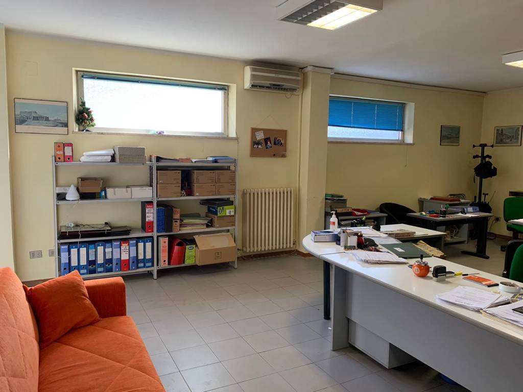 ufficio in vendita a Perugia in zona Prepo