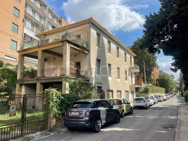 casa indipendente in vendita a Perugia in zona Stazione