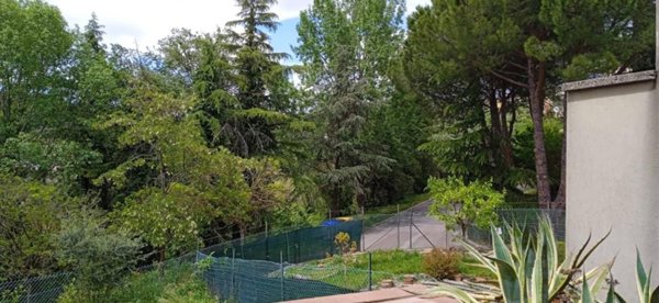 casa indipendente in vendita a Perugia in zona L'Olmo