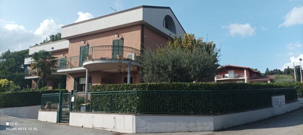 casa indipendente in vendita a Perugia