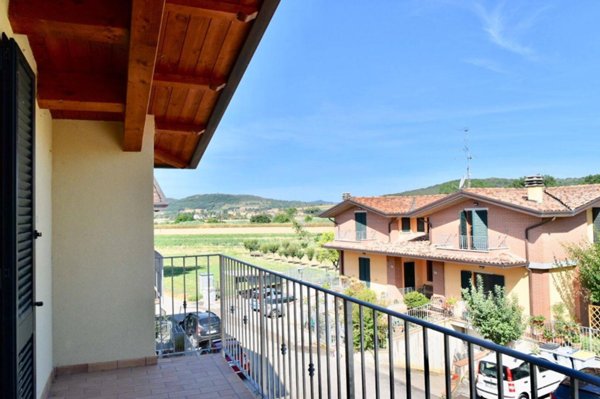 casa indipendente in vendita a Perugia in zona Fontignano