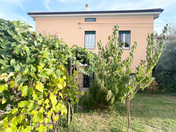 casa indipendente in vendita a Perugia in zona Pianello
