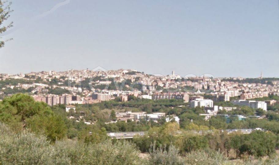 terreno edificabile in vendita a Perugia in zona Lacugnano