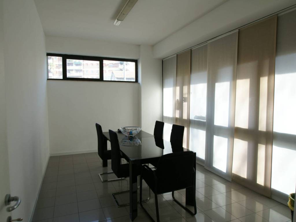 ufficio in vendita a Perugia in zona Stazione