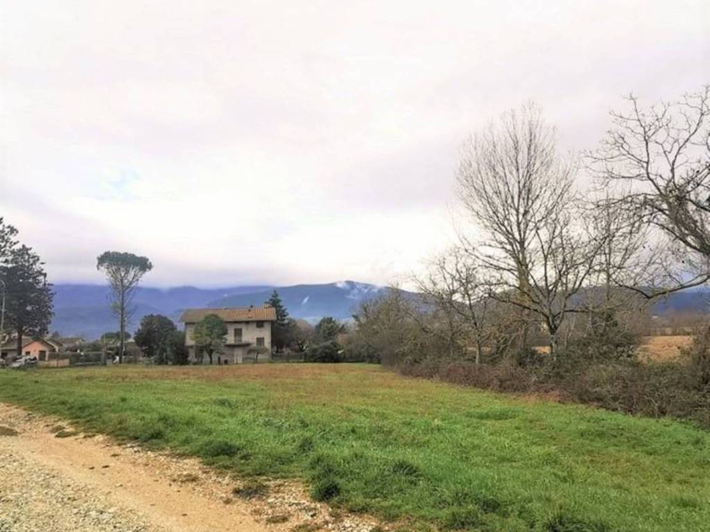 casa indipendente in vendita a Perugia in zona Parlesca