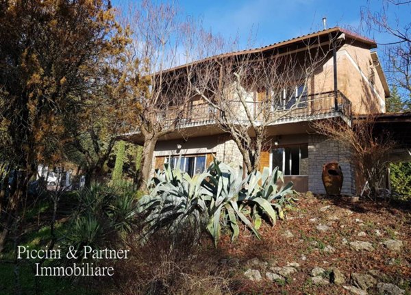 casa indipendente in vendita a Perugia in zona Canneto