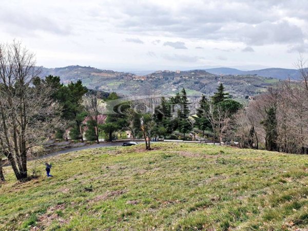 terreno edificabile in vendita a Perugia in zona Montelaguardia