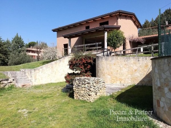 casa indipendente in vendita a Perugia in zona Prepo