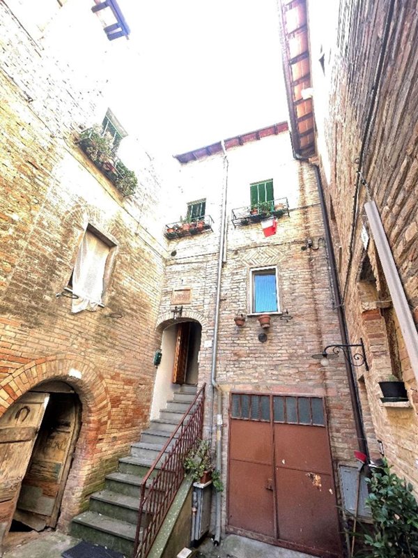 casa indipendente in vendita a Perugia in zona Santa Maria Rossa