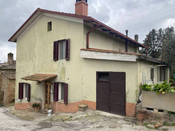 casa indipendente in vendita a Perugia in zona Fontignano