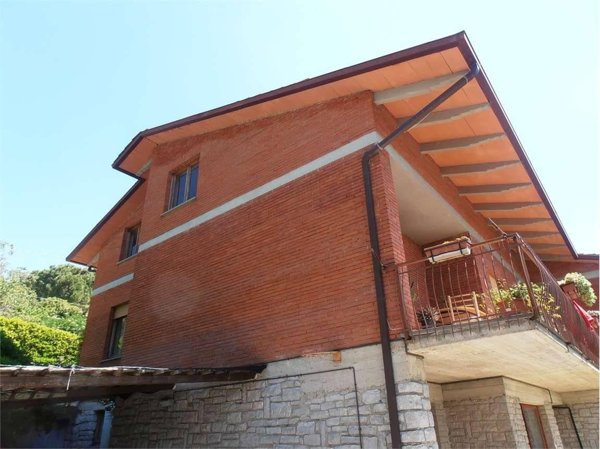 casa indipendente in vendita a Perugia in zona Cordigliano