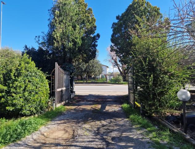 casa indipendente in vendita a Perugia in zona Castel del Piano