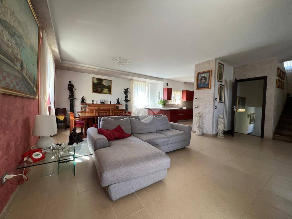 casa indipendente in vendita a Perugia in zona Cordigliano