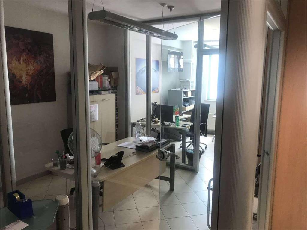 ufficio in vendita a Perugia in zona L'Olmo