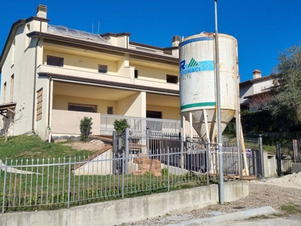 casa indipendente in vendita a Perugia in zona Casa del Diavolo