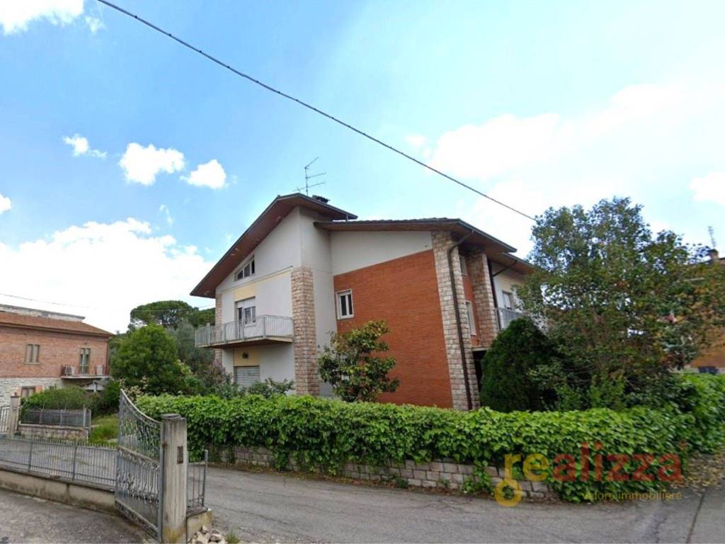 casa indipendente in vendita a Perugia in zona Pila