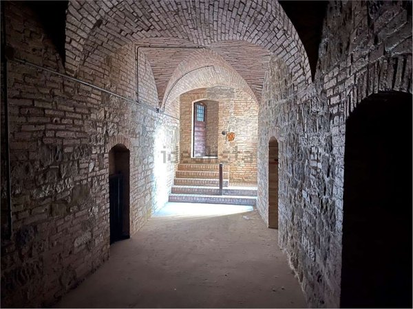 negozio in vendita a Perugia in zona Centro Città