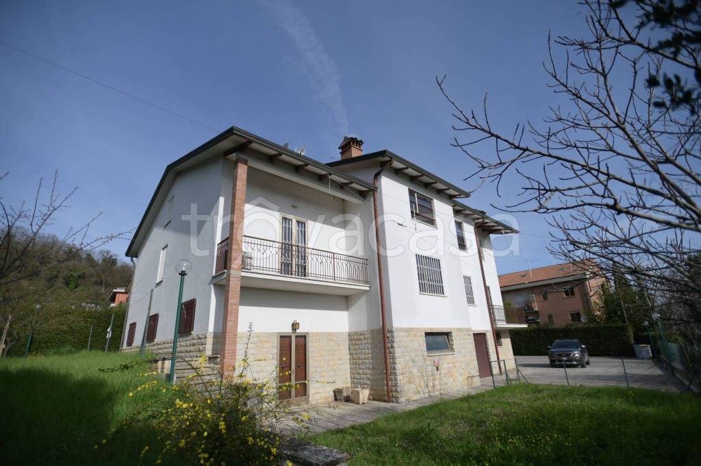 casa indipendente in vendita a Perugia in zona Ponte Valleceppi