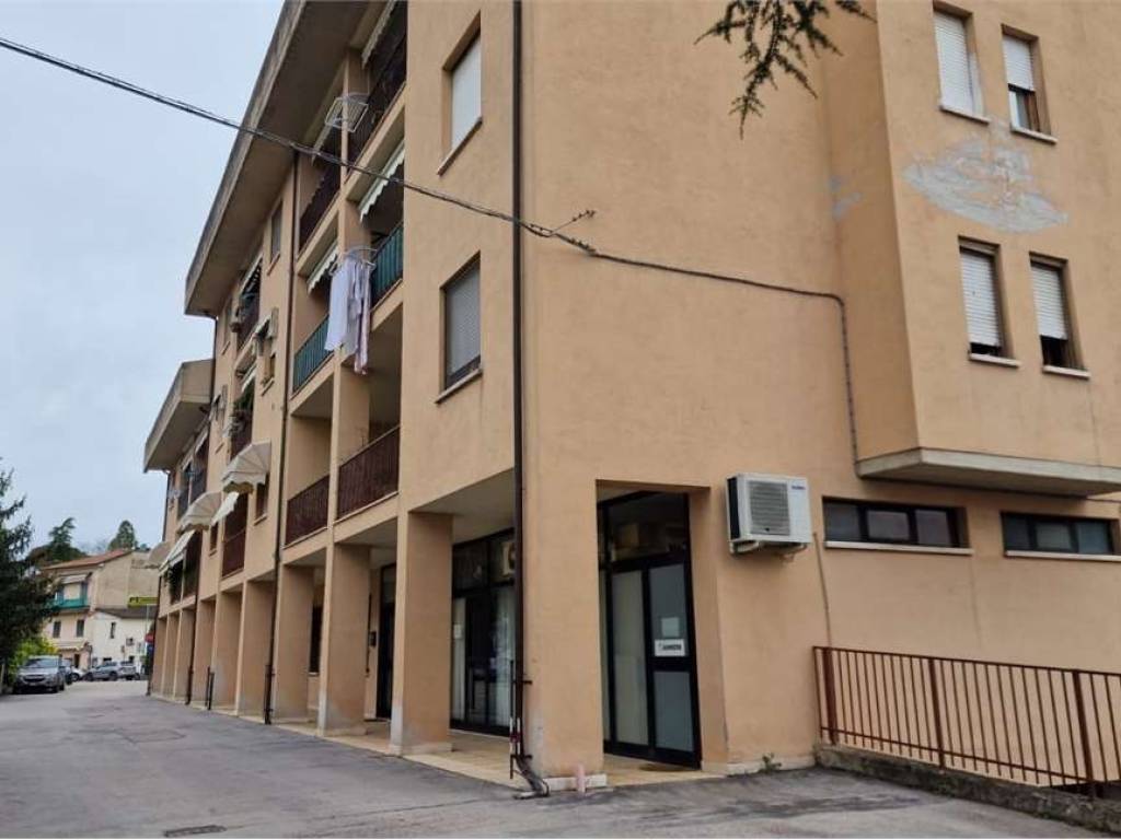 ufficio in vendita a Perugia in zona San Martino In Campo