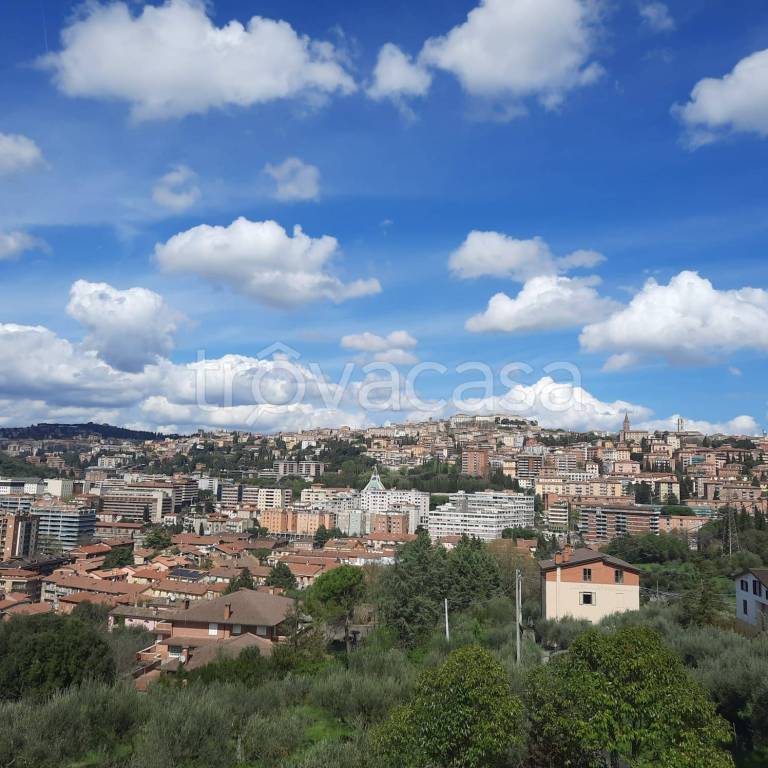 casa indipendente in vendita a Perugia in zona Prepo