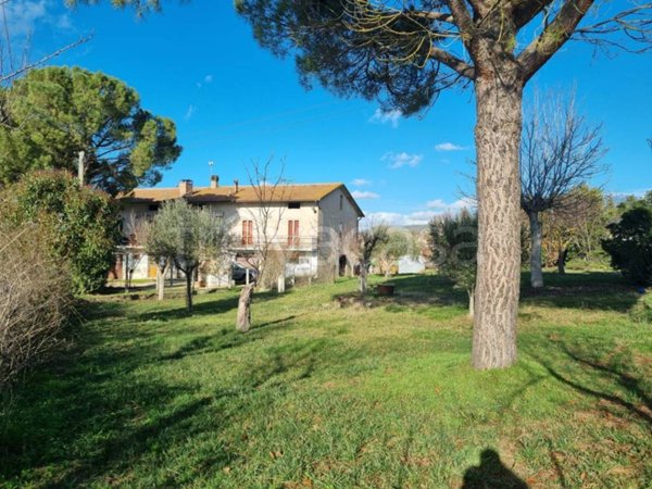 casa indipendente in vendita a Perugia in zona Mugnano