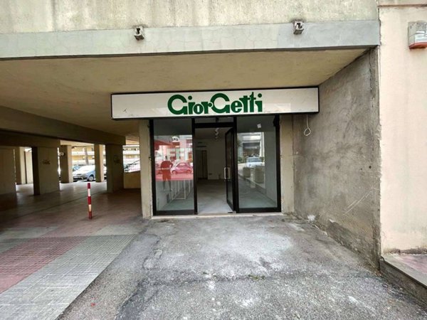 negozio in vendita a Perugia in zona Ponte San Giovanni