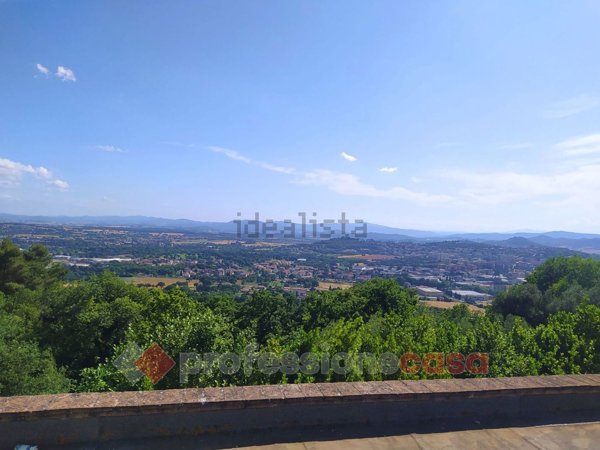 casa indipendente in vendita a Perugia in zona Lacugnano