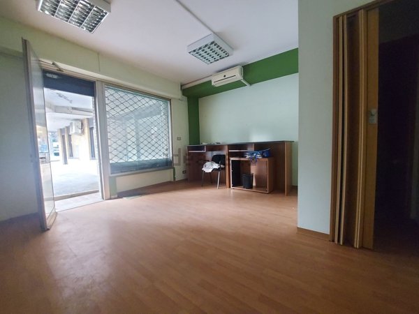 negozio in vendita a Perugia in zona Madonna Alta