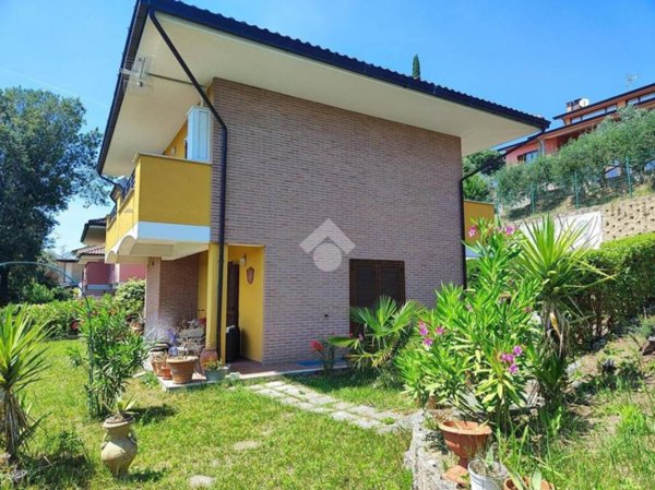 casa indipendente in vendita a Perugia