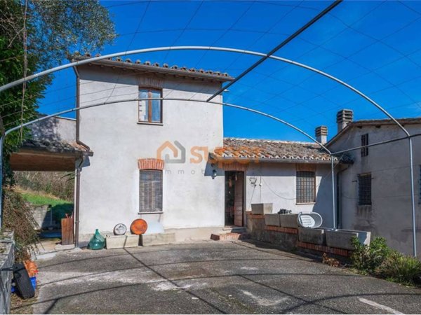 casa indipendente in vendita a Perugia in zona Cordigliano