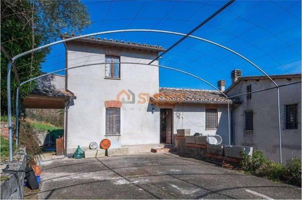 casa indipendente in vendita a Perugia in zona Montelaguardia