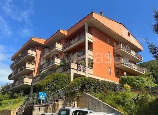 appartamento in vendita a Perugia in zona Lacugnano