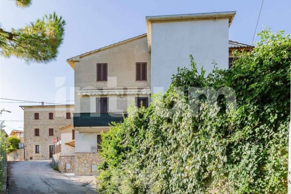 casa indipendente in vendita a Perugia in zona Fontignano