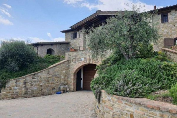 casa indipendente in vendita a Perugia in zona Centro Città