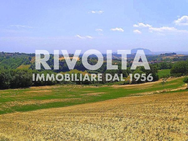 terreno agricolo in vendita a Perugia in zona Ferro di Cavallo